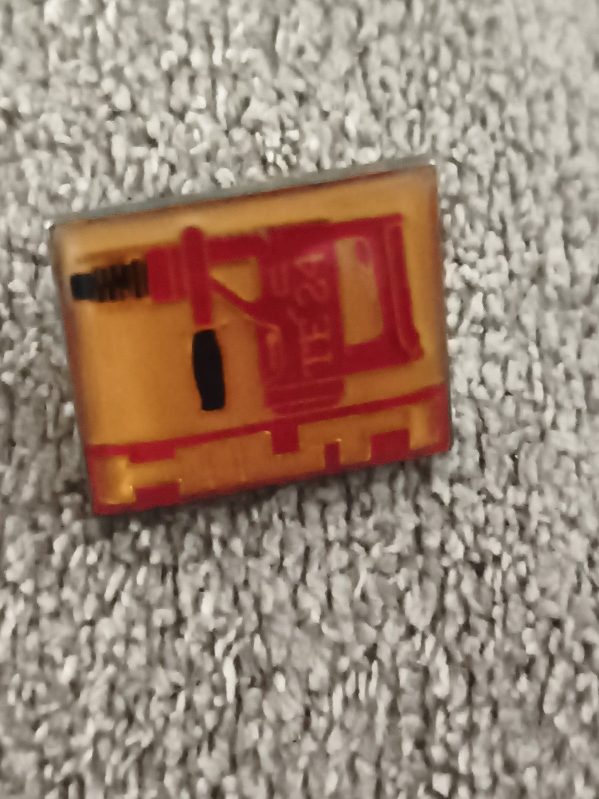Pin's vintage HILTI TE 24 perceuse, badge rectangulaire outil pro (Ref 11)