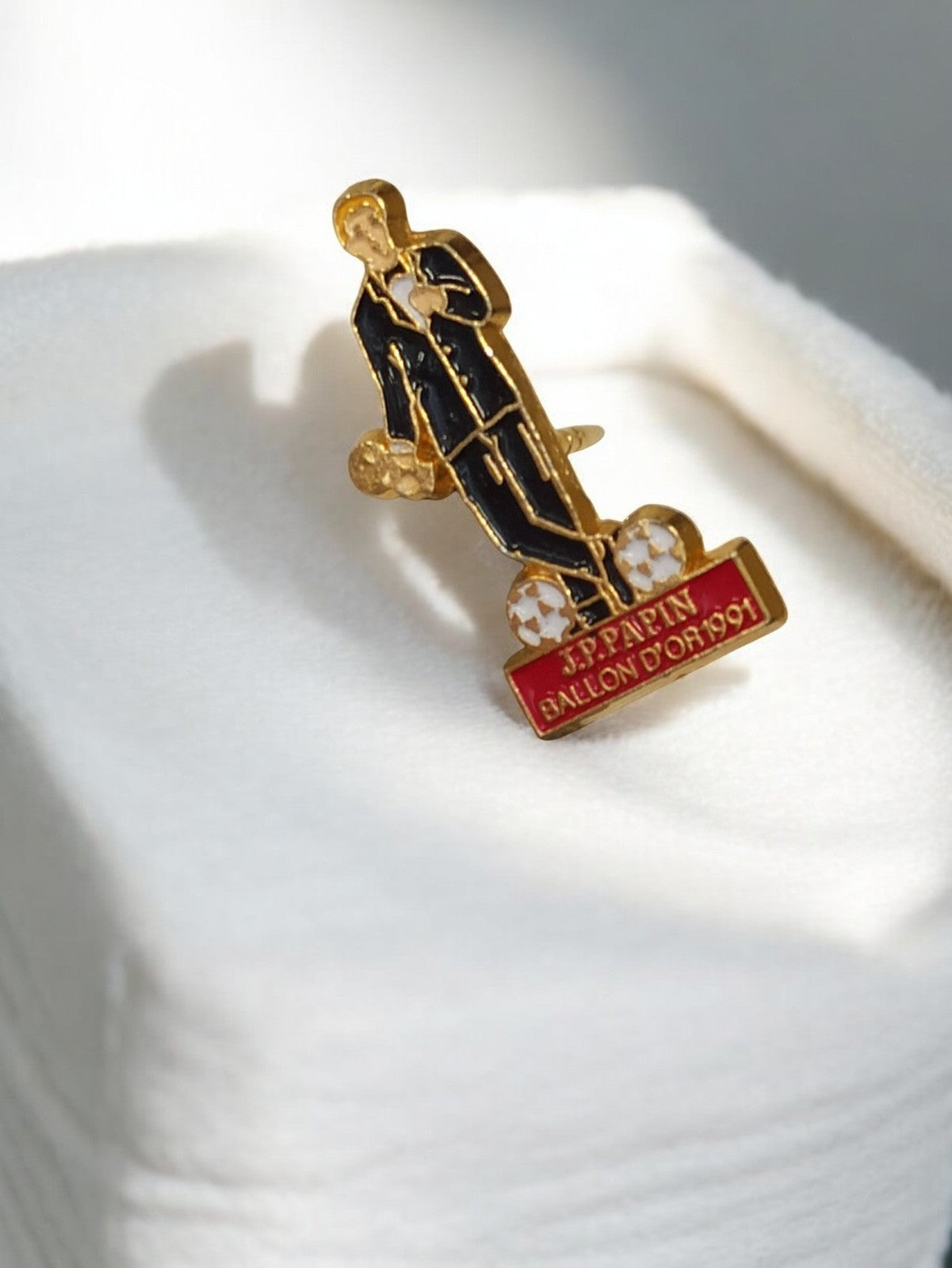 Pin's vintage J.P. Papin Ballon d'Or 1991 OM football rétro ancien