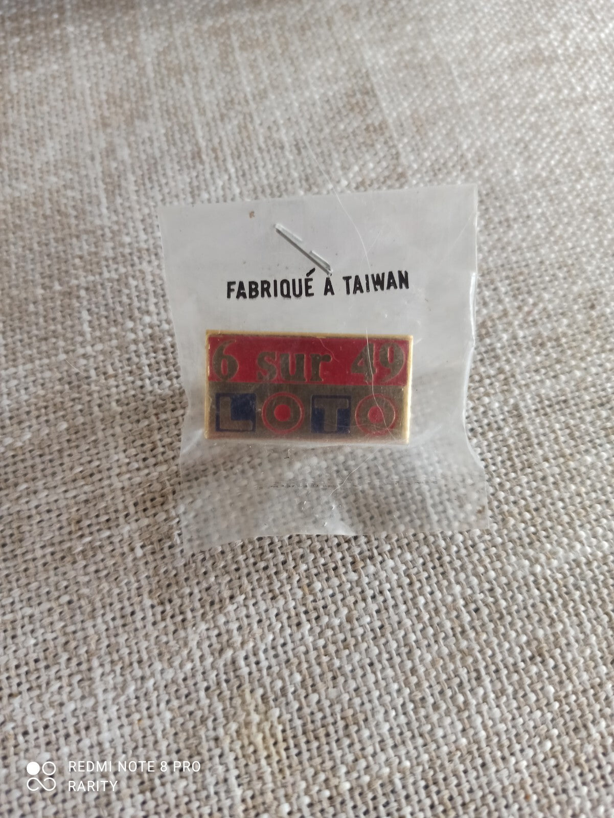 Pin's Loto Vintage 6 sur 49 ancien collection, fabriqué à Taïwan, rare