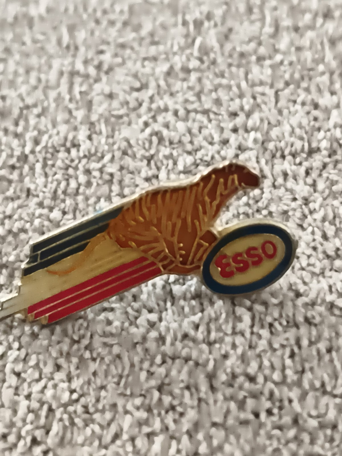 Pin's vintage Esso tigre émaillé, logo rond, années 80-90, badge publicitaire (R
