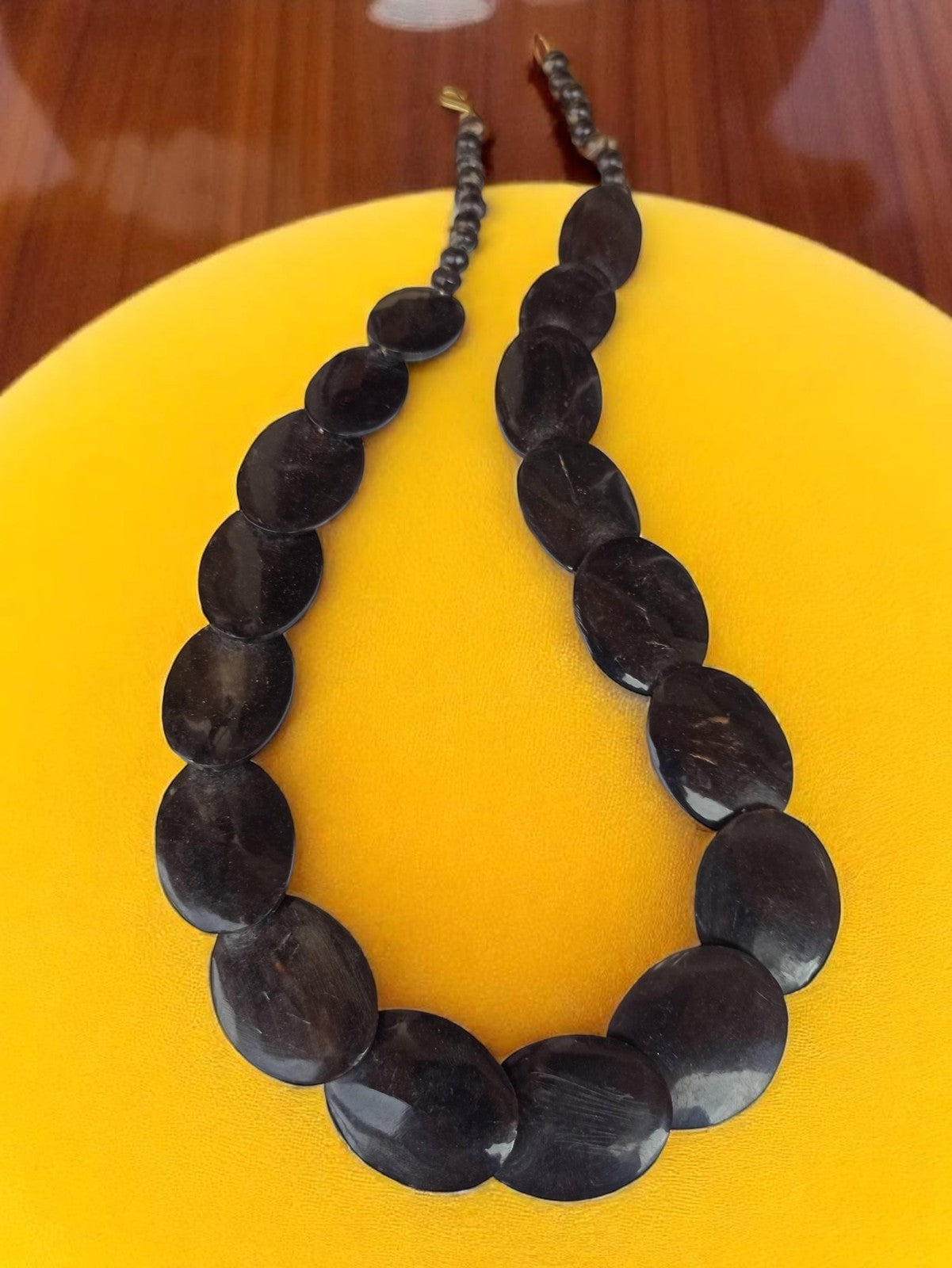Collier vintage gros maillons ovales noir rétro fantaisie, bijou statement