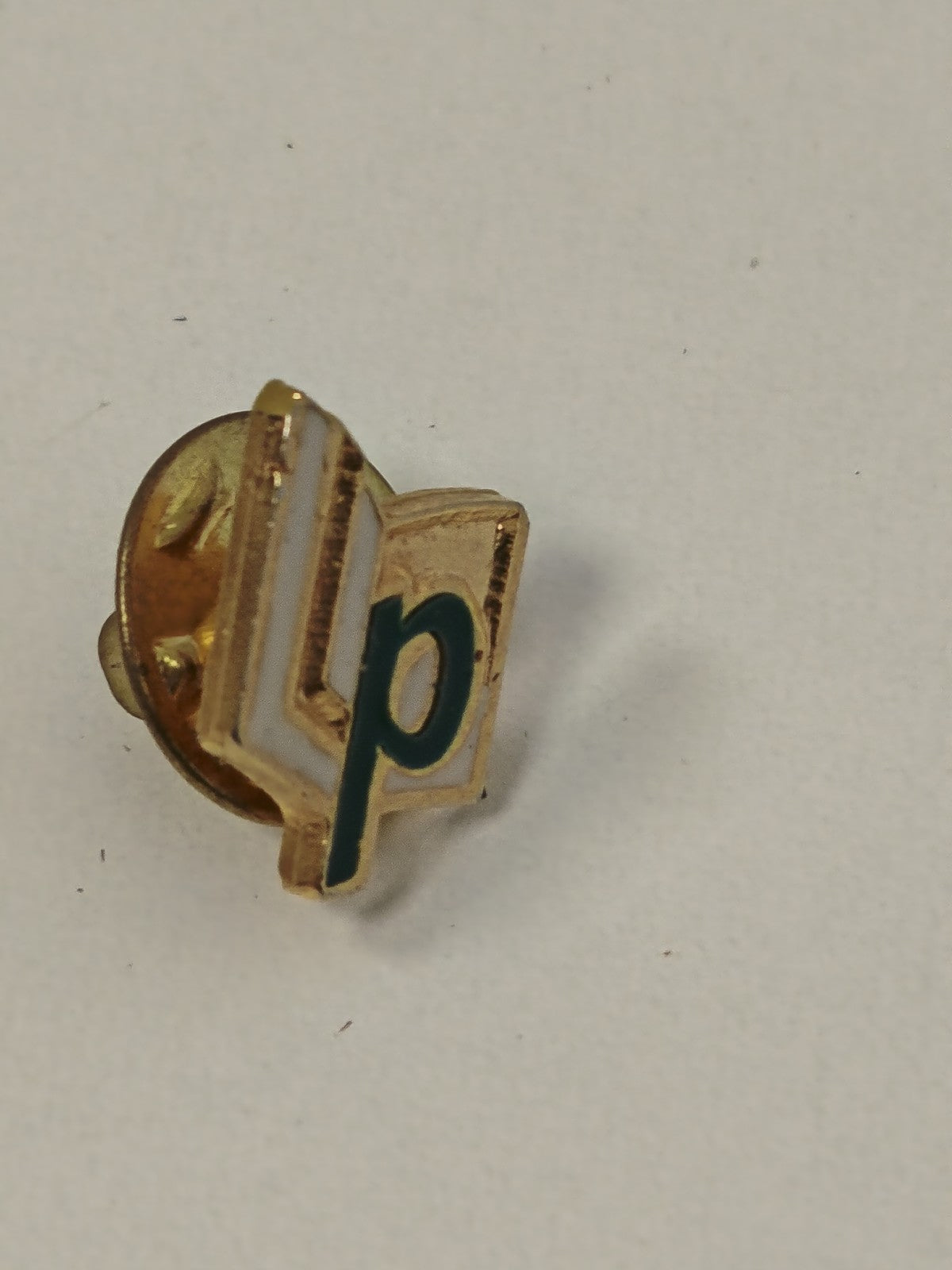 Pin's vintage ancien collection rétro, badge original pour amateur d?objets anci