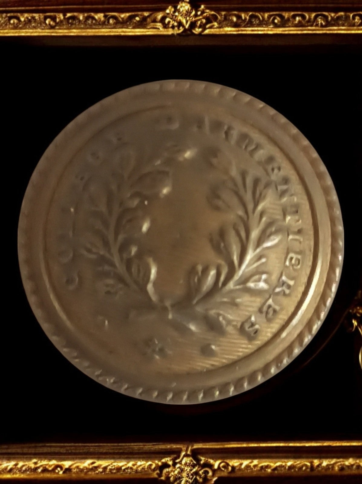 Bouton Administration Française ancien – ornement laurier, vintage France