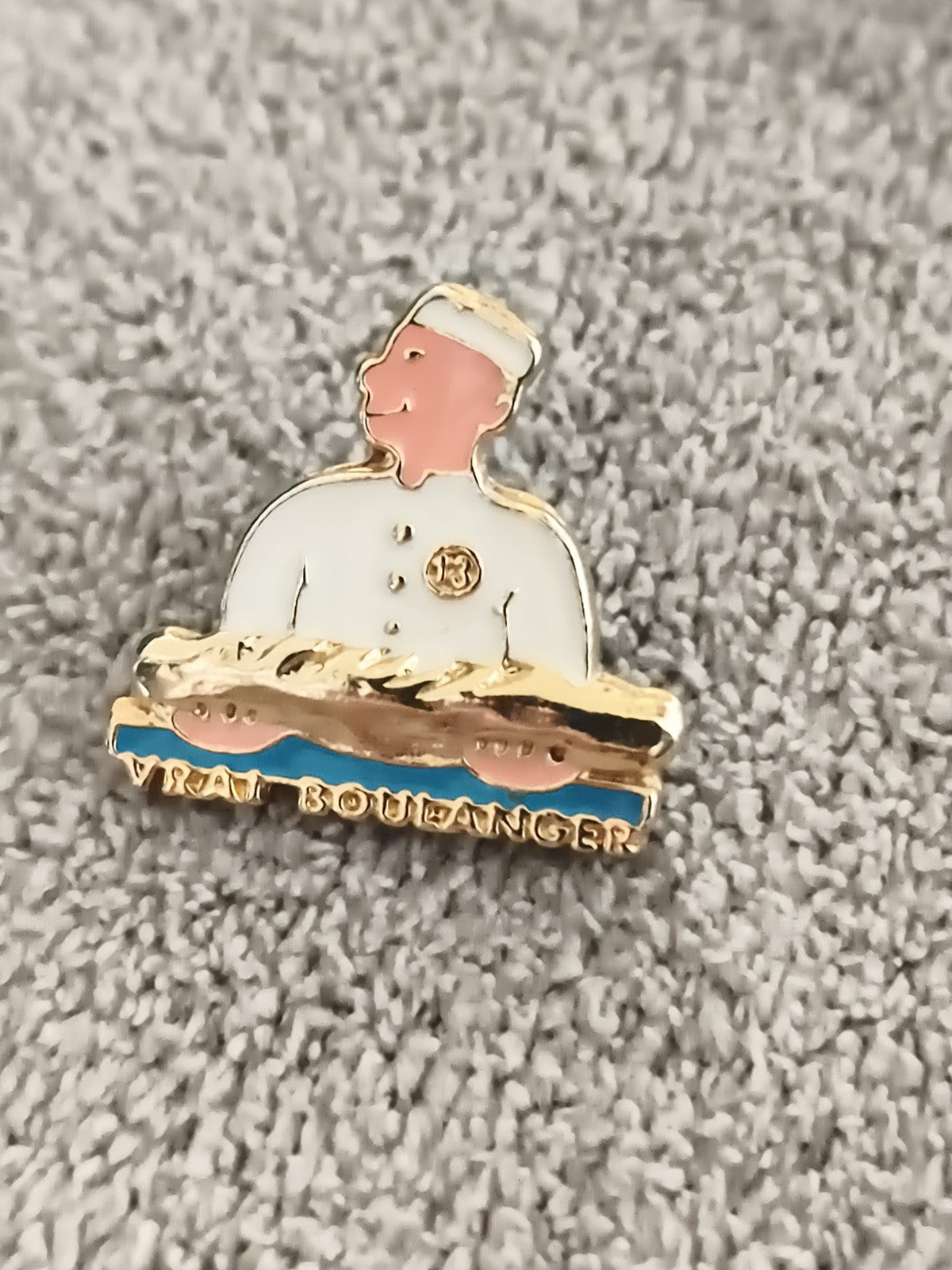 Pin's vintage boulanger "Vrai Boulanger" émaillé, personnage, Ref 6