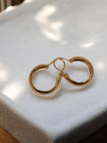 Paire de boucles d’oreilles créoles vintage rétro doré, bijou fantaisie ancien