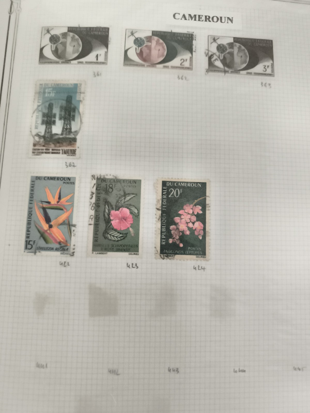 Timbres Cameroun République Fédérale thématique fleurs et aviation oblitérés