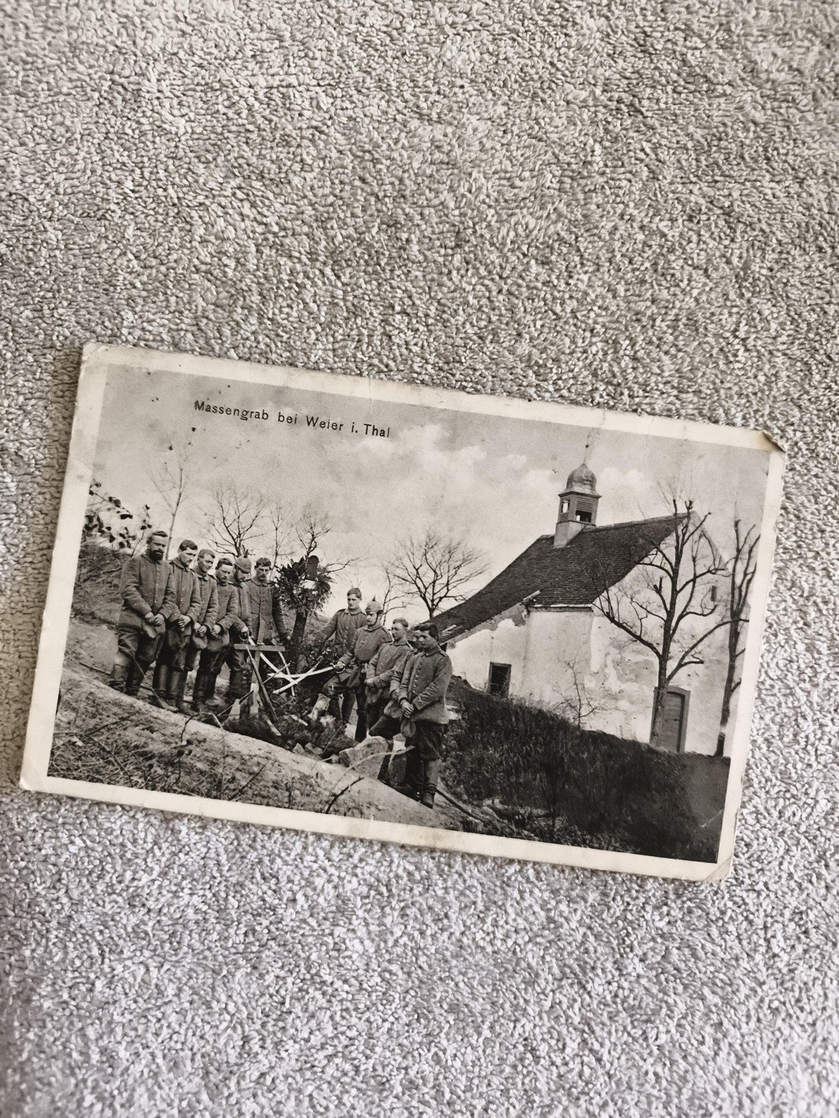 Carte photo CPA soldats Massengrab Weier Thal église WW1
