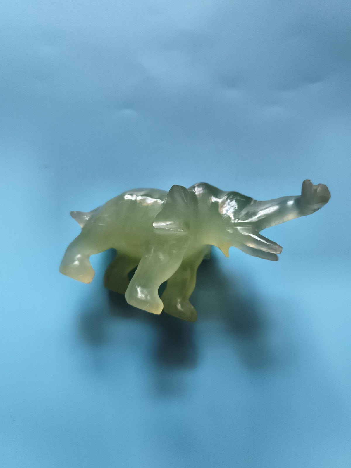 Éléphant décoratif jade vert translucide statuette sculpture feng shui