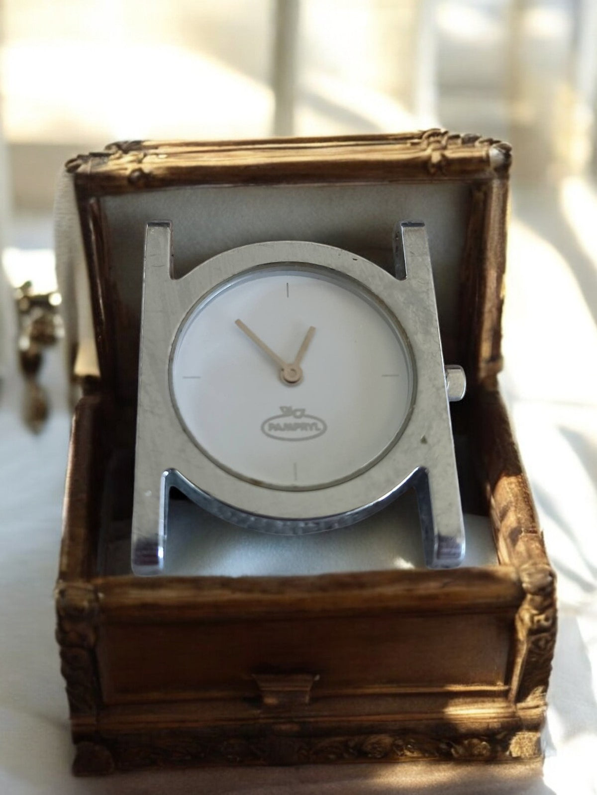 Montre femme vintage PALMPRYL cadran argenté minimaliste pour pièces