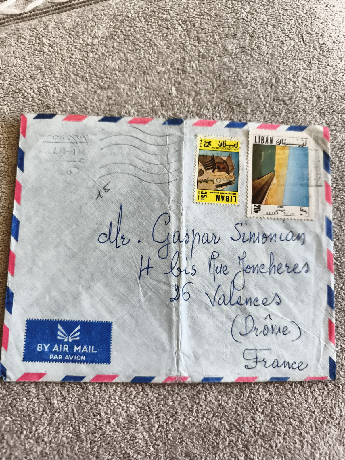 Lettre avion Liban affranchie timbres airmail enveloppe philatélie France