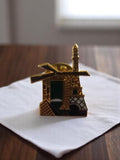 Pin's vintage hélicoptère Paris doré, Tour Eiffel, accessoire rétro années 90
