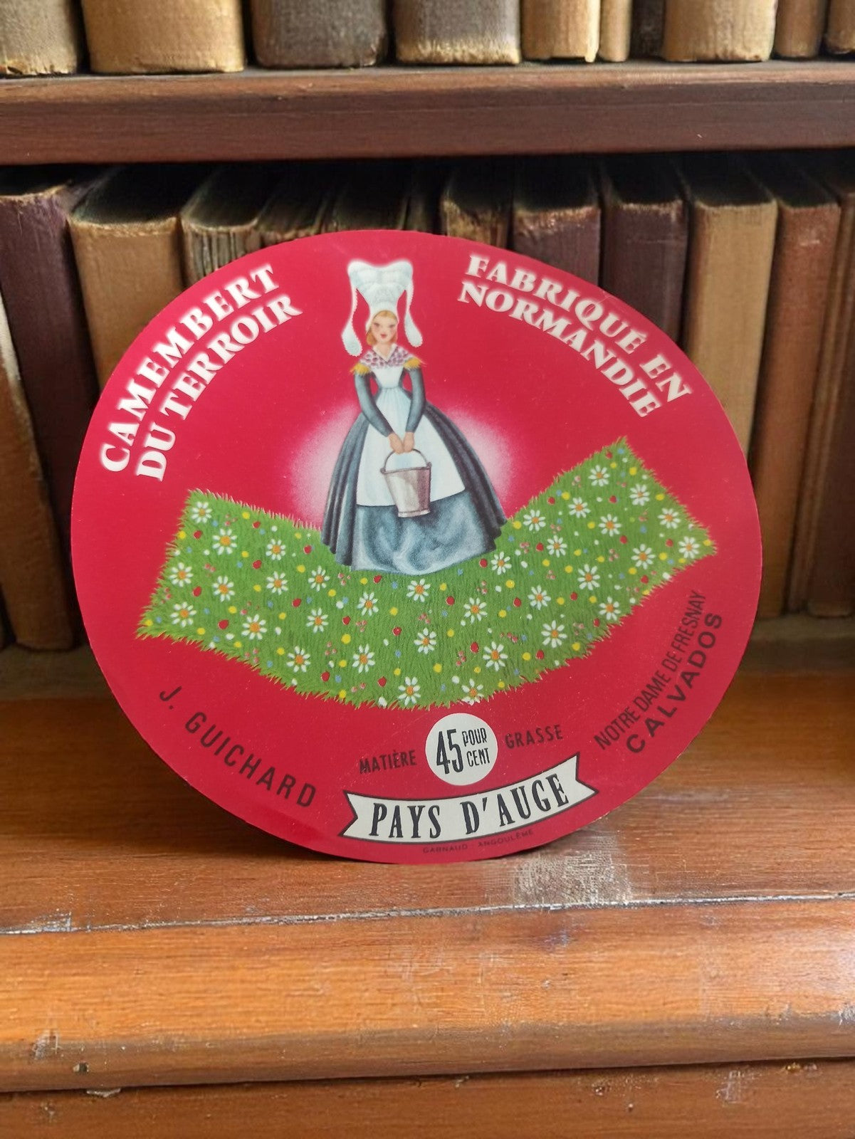 Étiquette fromagère vintage Camembert Normandie Pays d’Auge J. Guichard