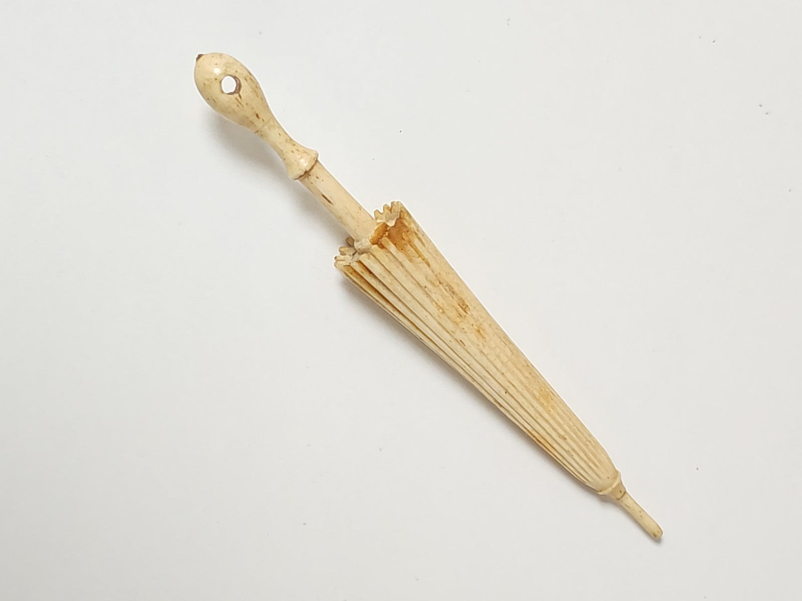 Vintage antike Skulptur aus Knochen, kleiner dekorativer Schirm, seltene Retro-Sammlung