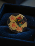 Pin's football vintage Carlos Mozer Eric Lada Pelé ballon publicitaire rétro