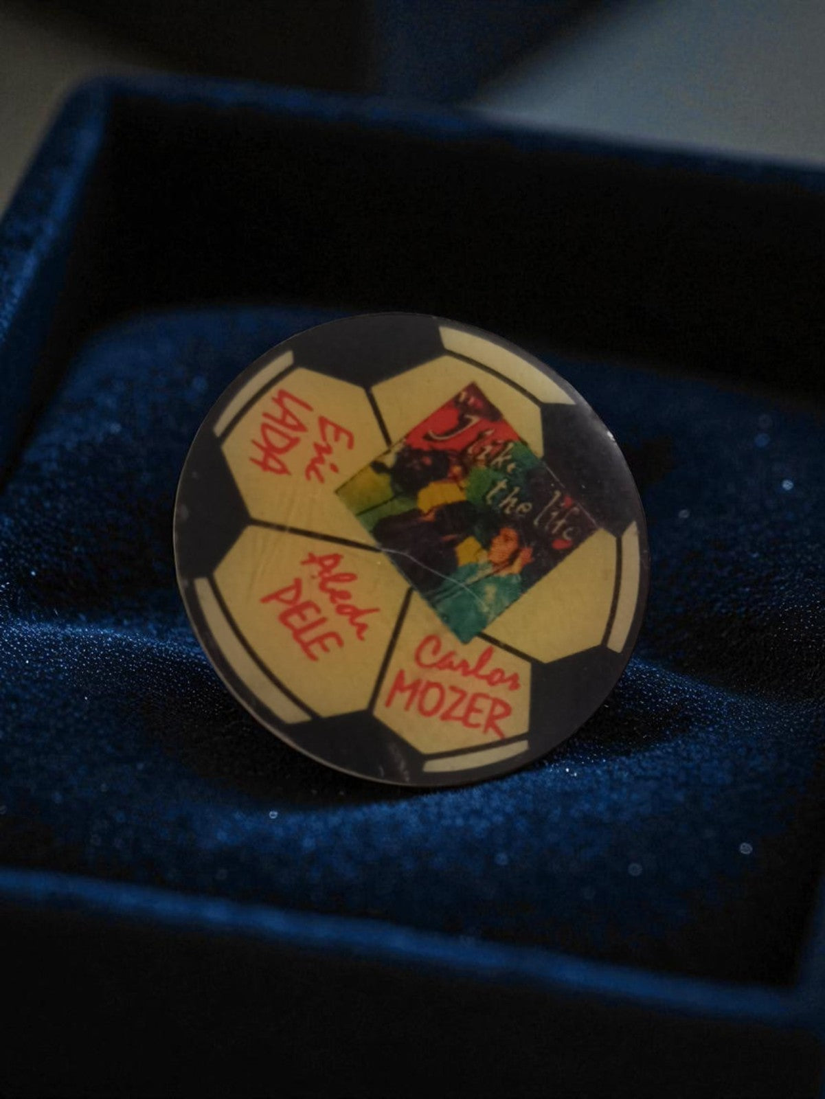 Pin's football vintage Carlos Mozer Eric Lada Pelé ballon publicitaire rétro