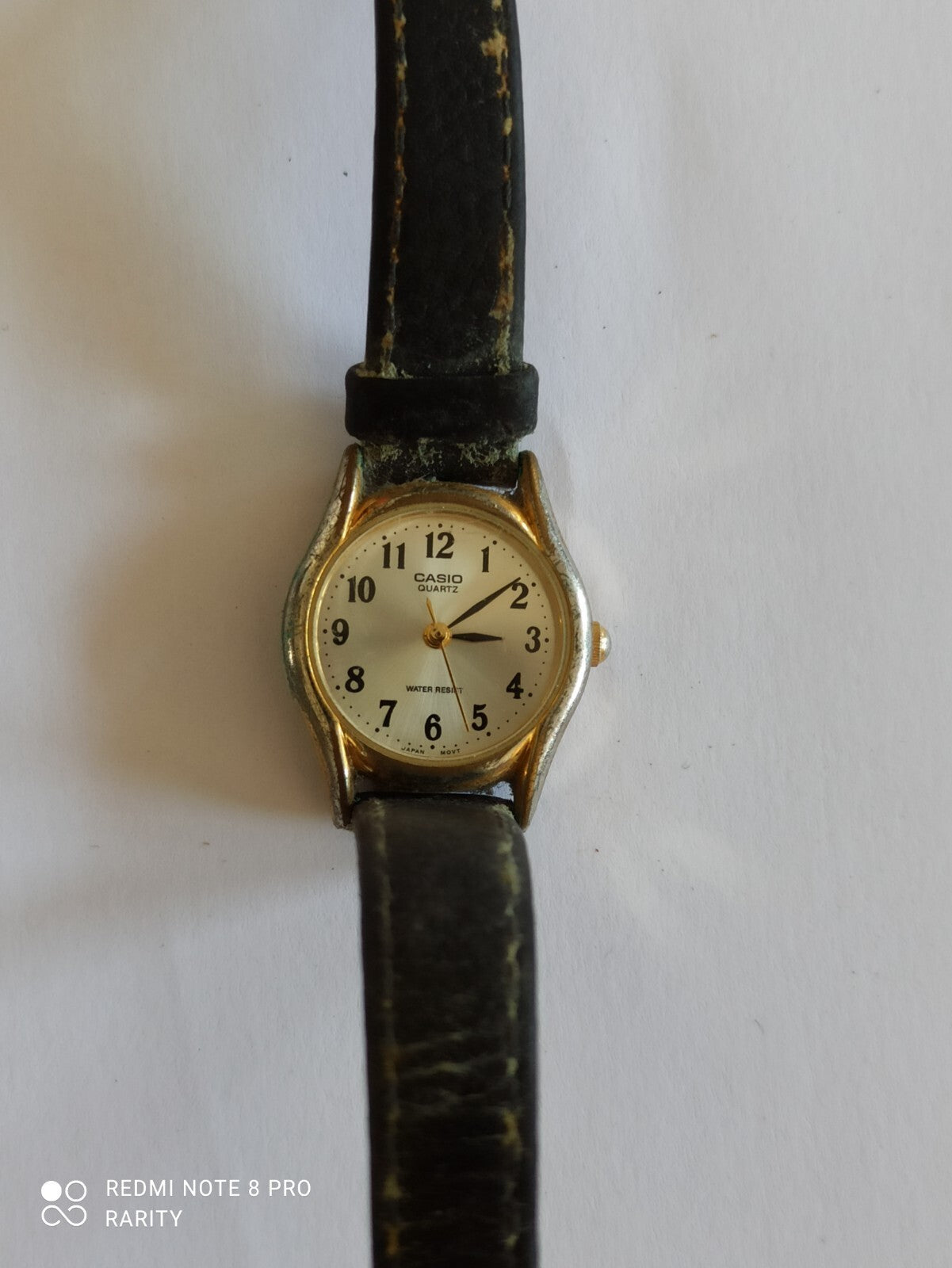 Montre Casio vintage quartz Japan 1330 dorée, à vérifier, bracelet usé