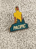 Pin's vintage PACIFIC surfeur émail, badge ancien, années 80-90 (Ref 1)