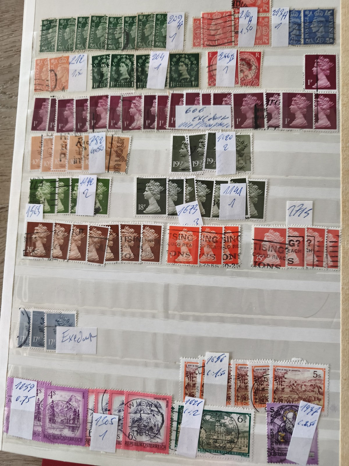 Lot de timbres variés Royaume-Uni et Autriche, multicolores, oblitérés et neufs