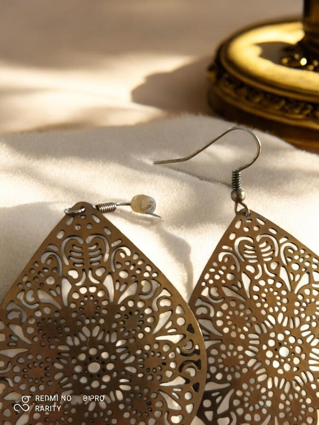 Boucles d’oreilles vintage dorées ajourées style 70s, création fantaisie unique