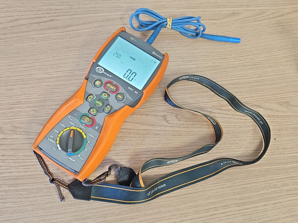 Testeur d'isolation Sonel MIC-30 MegOhmMeter 1000V avec sangle