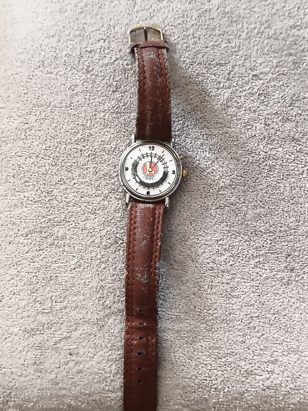 Montre homme Lionel cadran train vintage style, bracelet marron, montre analogiq