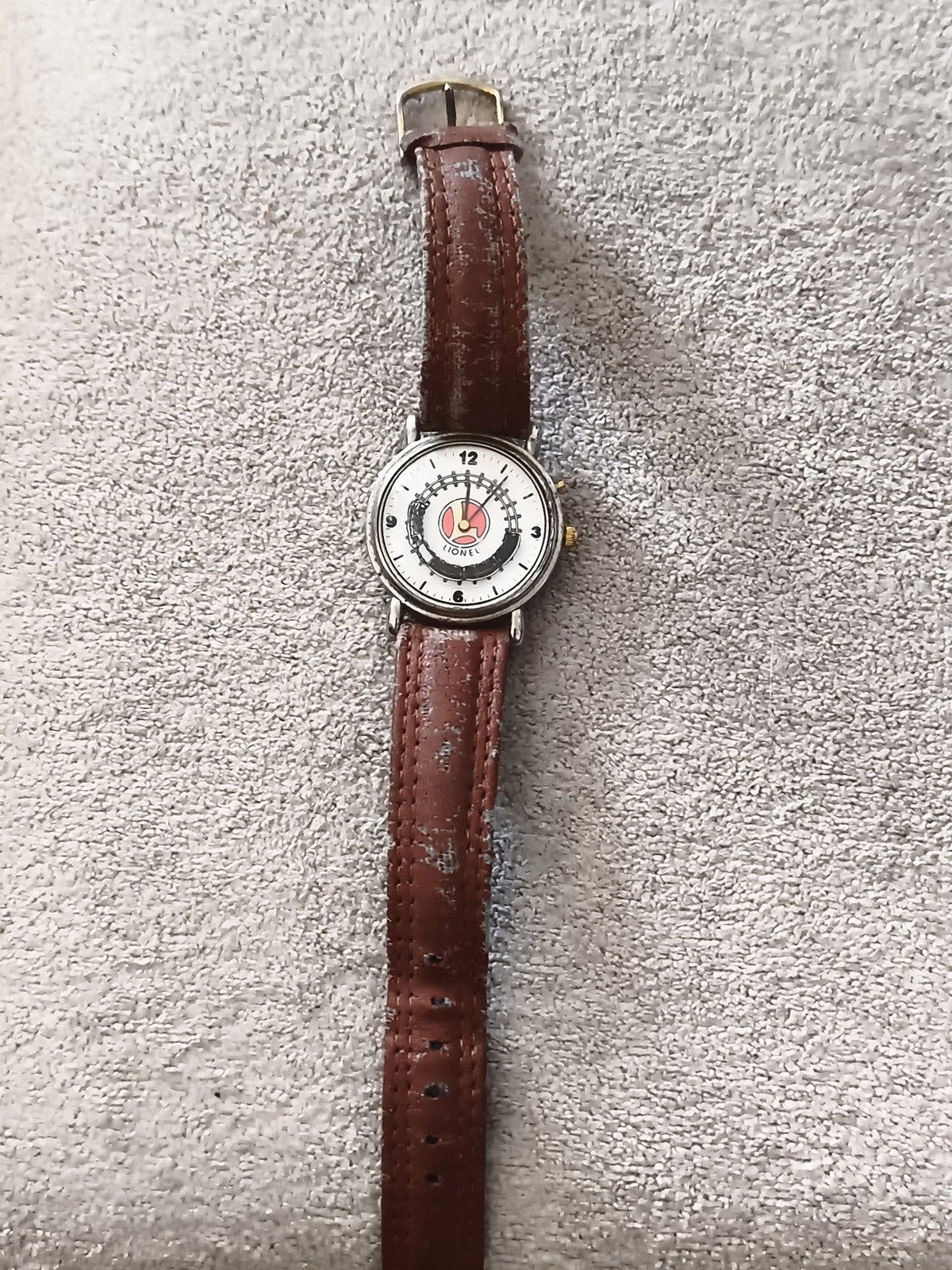 Montre homme Lionel cadran train vintage style, bracelet marron, montre analogiq