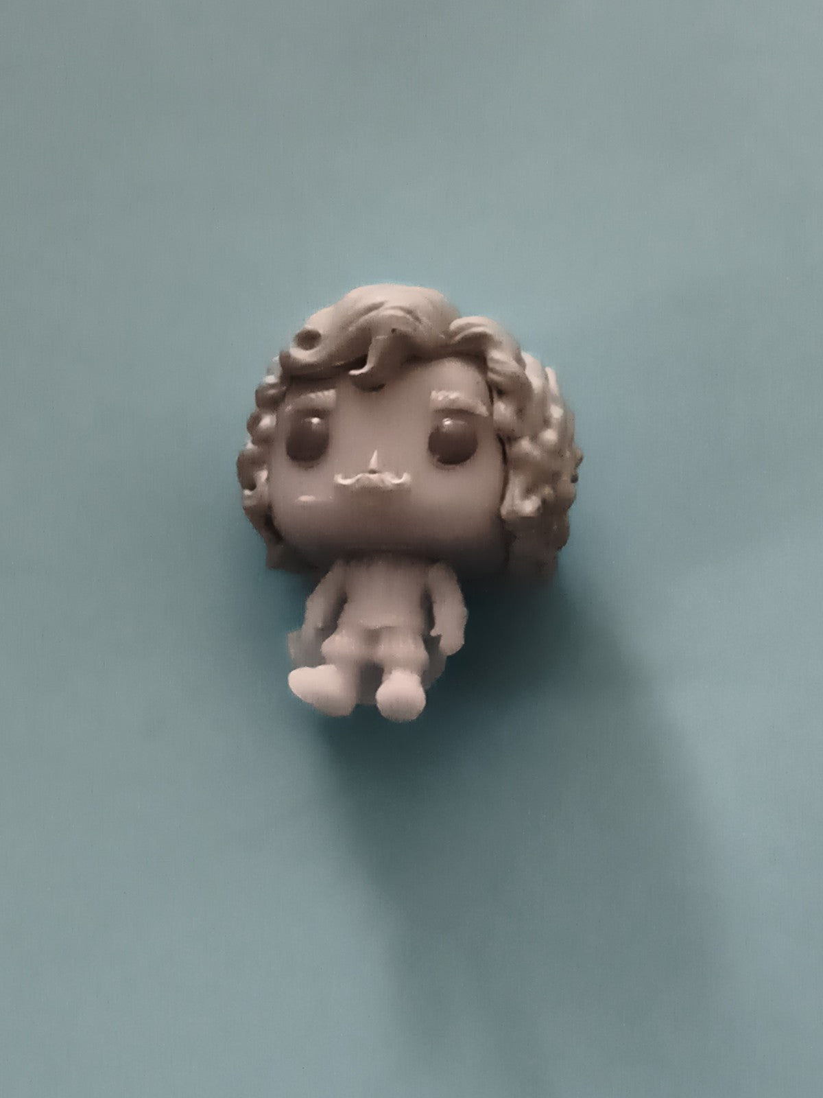 Figurine Funko Pop style chibi cheveux bouclés neutre Dragon Ball Z