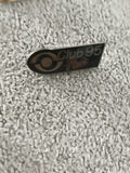 Pin's vintage Club 95 Photo logo noir doré badge ancien (Ref 11)