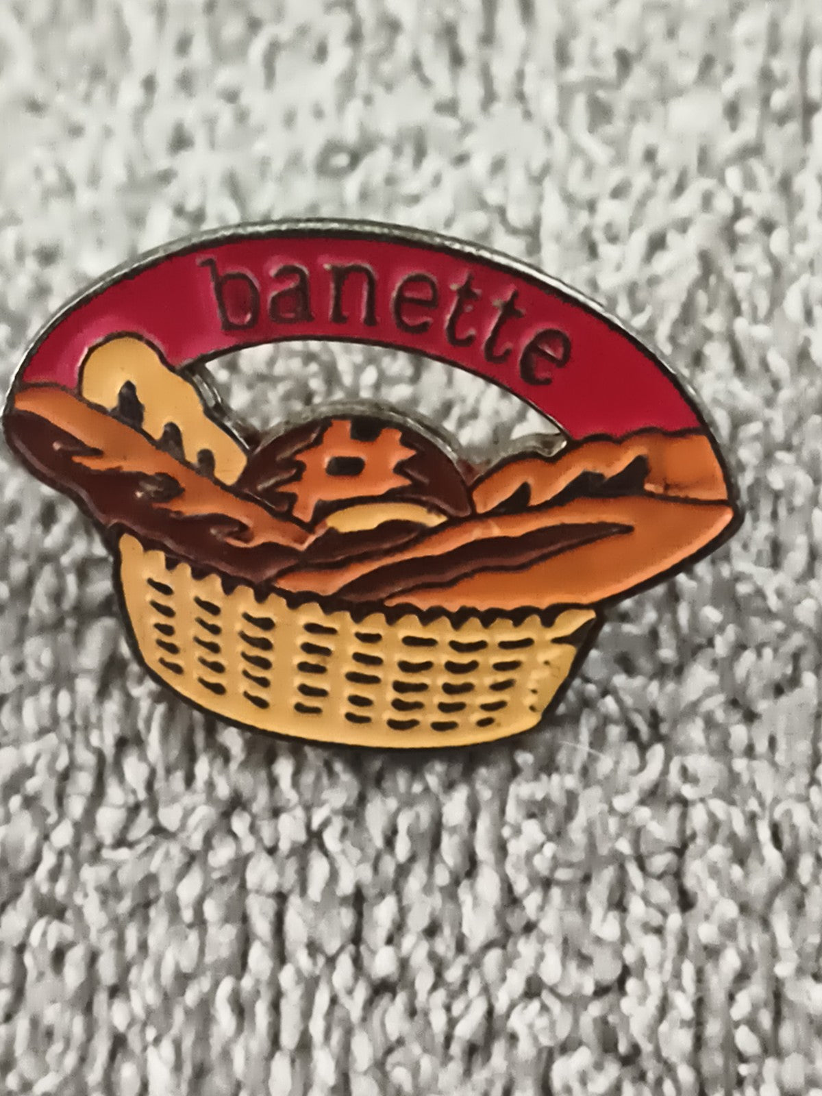 Pin's vintage Banette boulangerie panier pain émaillé badge rétro (Ref 7)