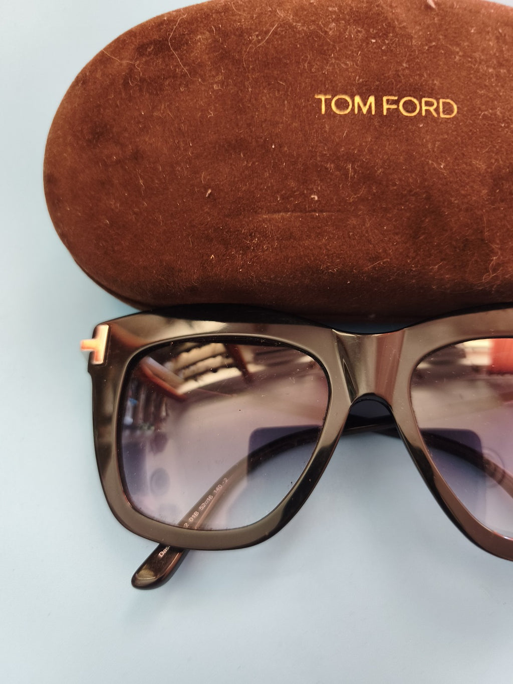Lunettes de soleil Tom Ford Dasha TF 822 avec étui d'origine, accessoire élégant
