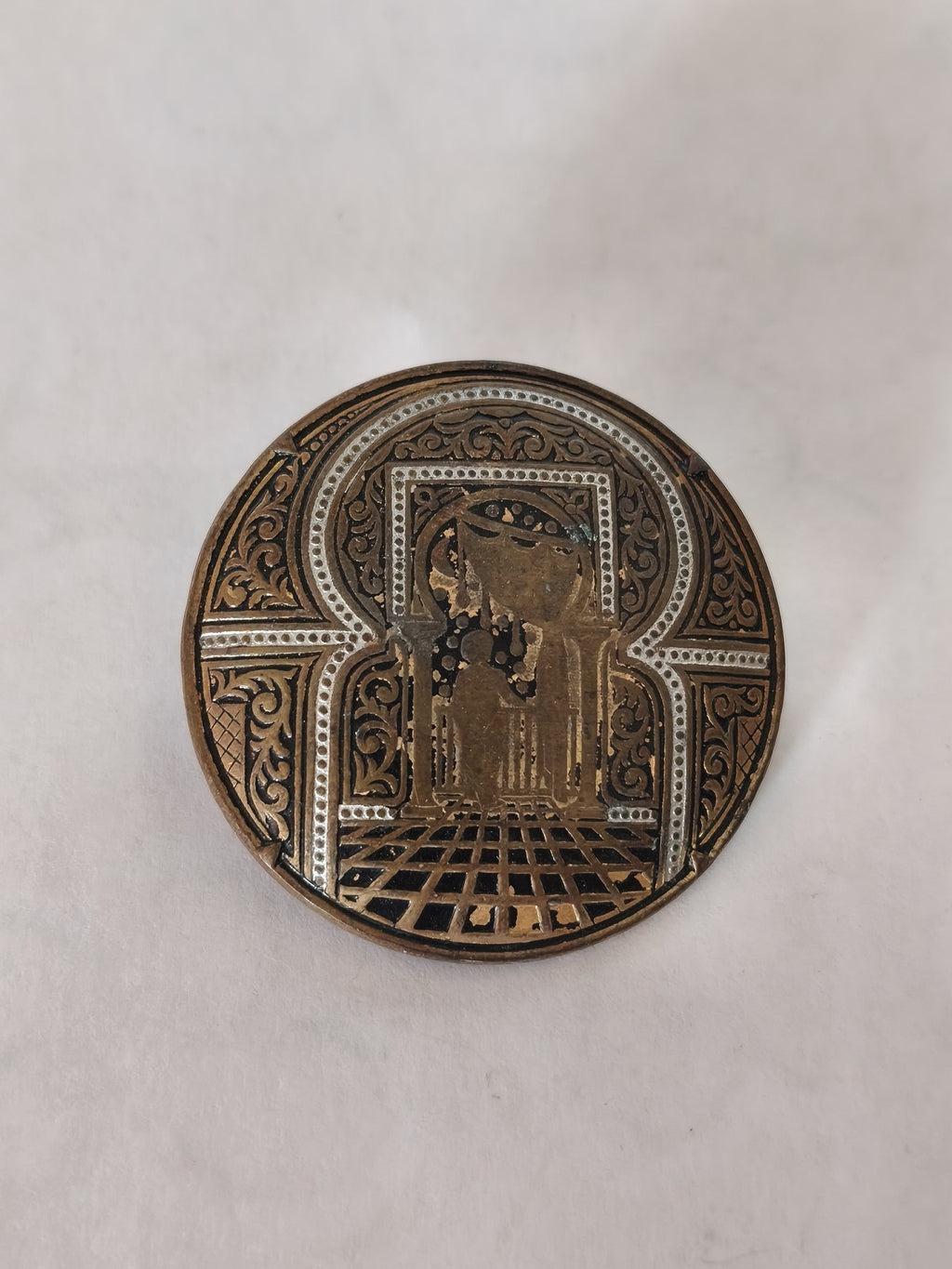 Broche ancienne vintage damas gravée main, portrait femme, bijou rétro collectio