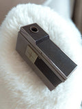 Briquet de table vintage aspect métal et simili noir, design rétro ancien