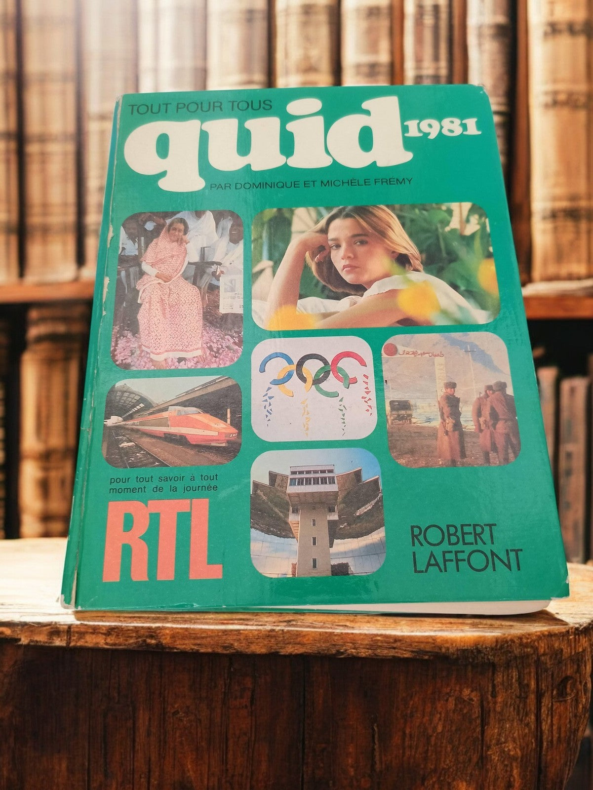 Quid 1981 livre encyclopédie vintage Robert Laffont rétro gros volume RTL