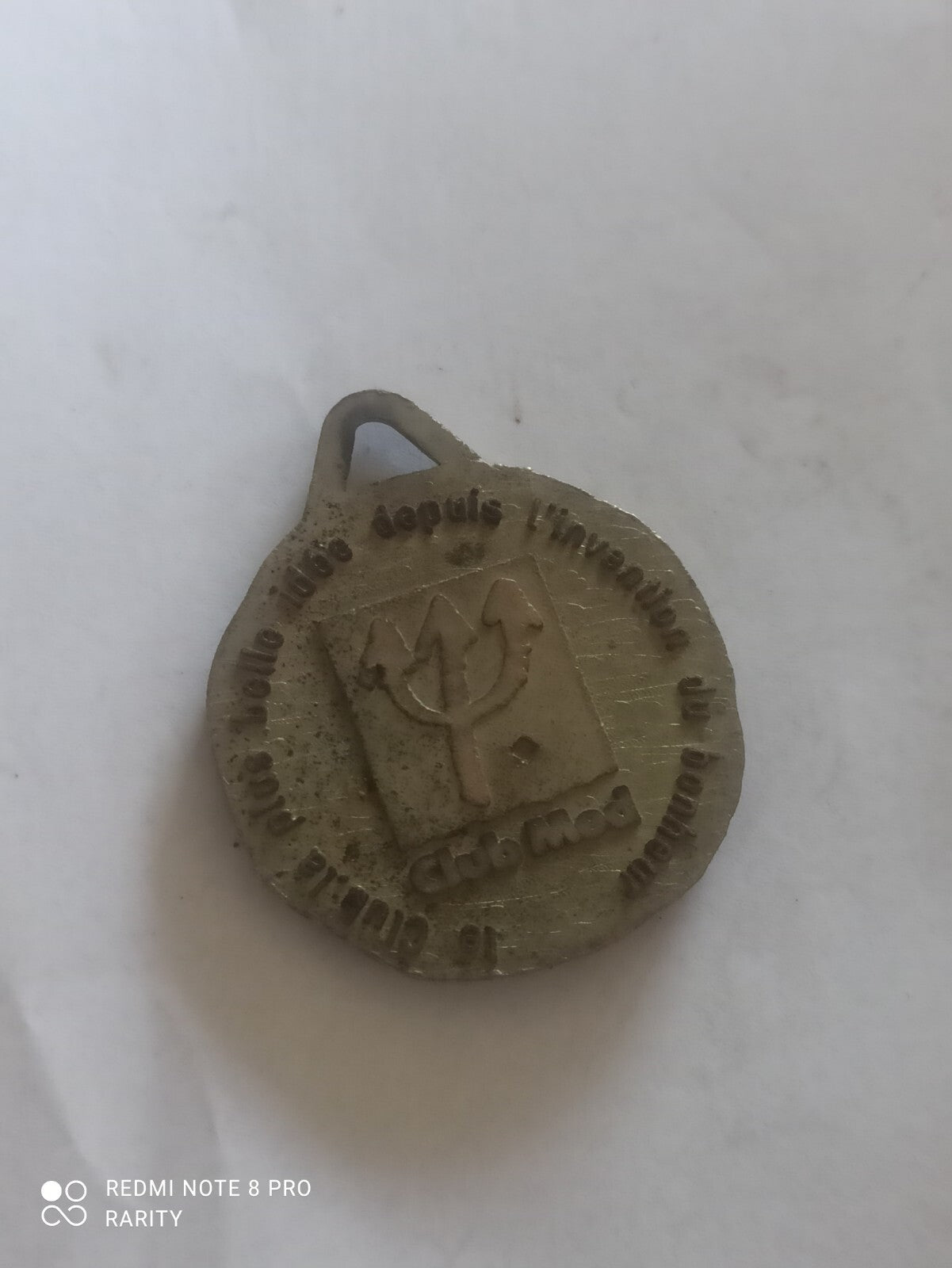Médaille vintage Club Med MINI CLUB relief oiseau badge souvenir voyage