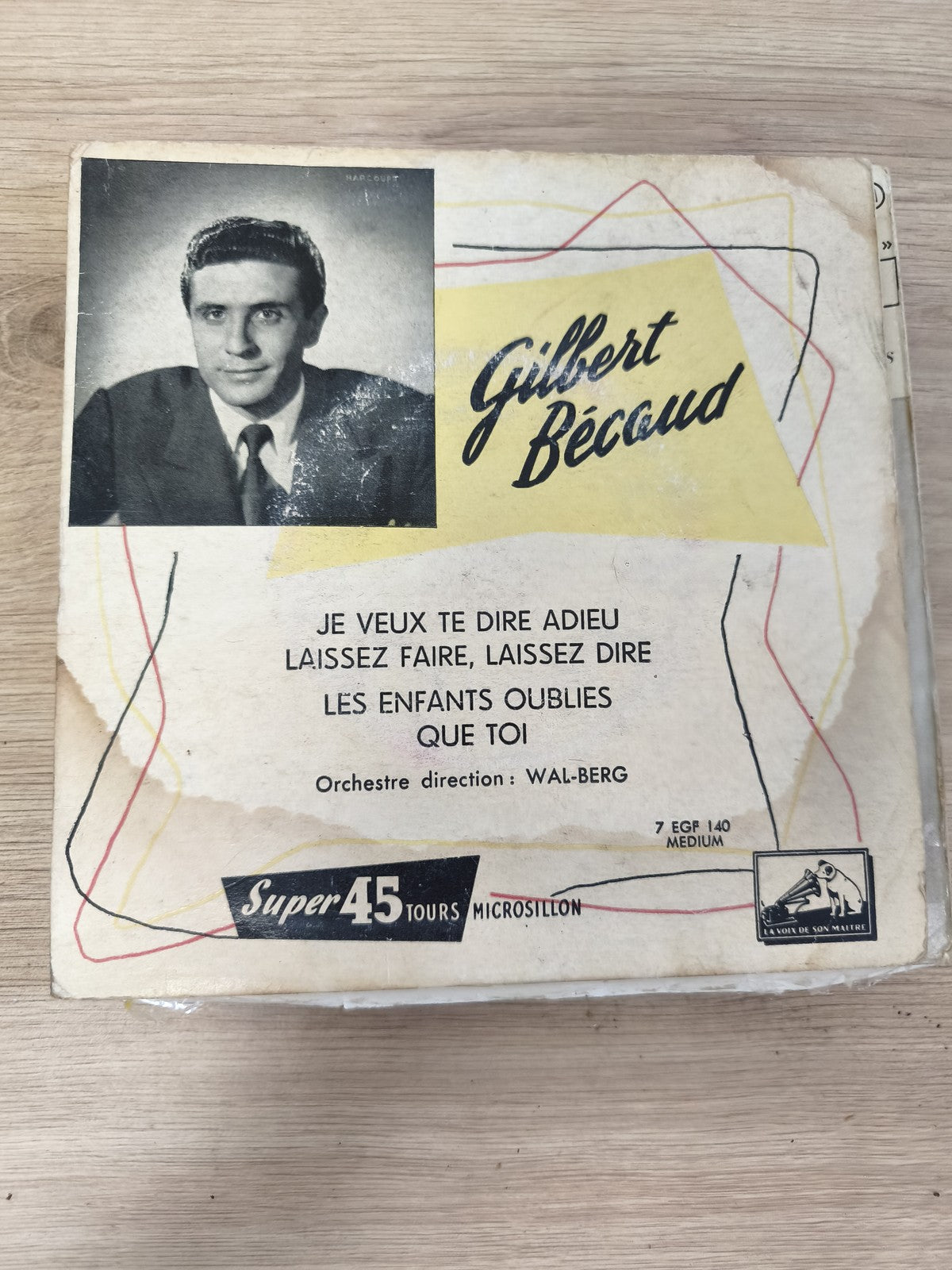 Vinyle 45T vintage Gilbert Bécaud Super 45 tours pochette d?origine années 50