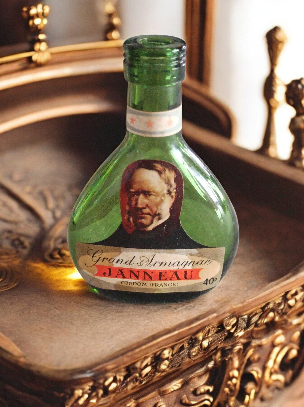 Mignonette vintage Grand Armagnac Janneau verre vert étiquette ancienne collecti