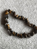 Bracelet pierres naturelles œil de tigre marron élastique chips fantaisie