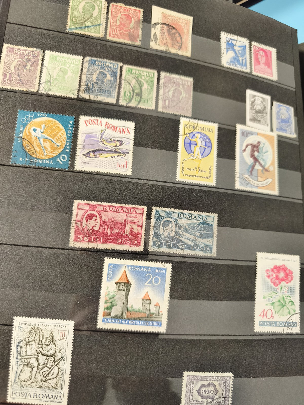 Lot anciens timbres oblitérés Roumanie philatélie, motifs variés collection