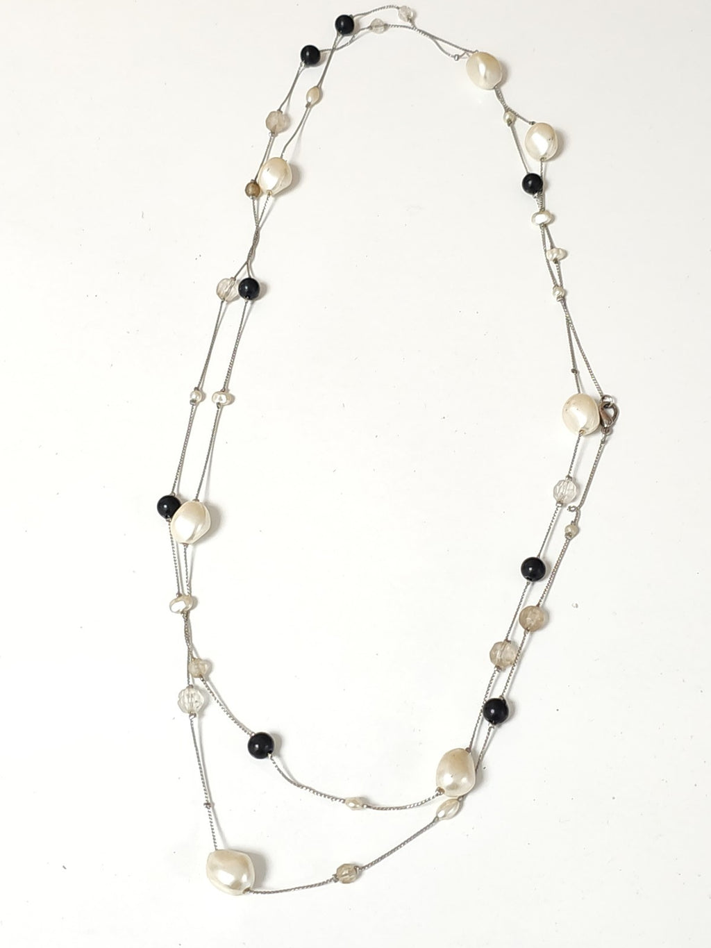Collier fantaisie rétro ancien, bijou vintage élégant pour collection ou cadeau