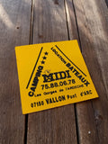 Autocollant vintage Camping Midi jaune rétro Ardèche Vallon Pont d’Arc déco