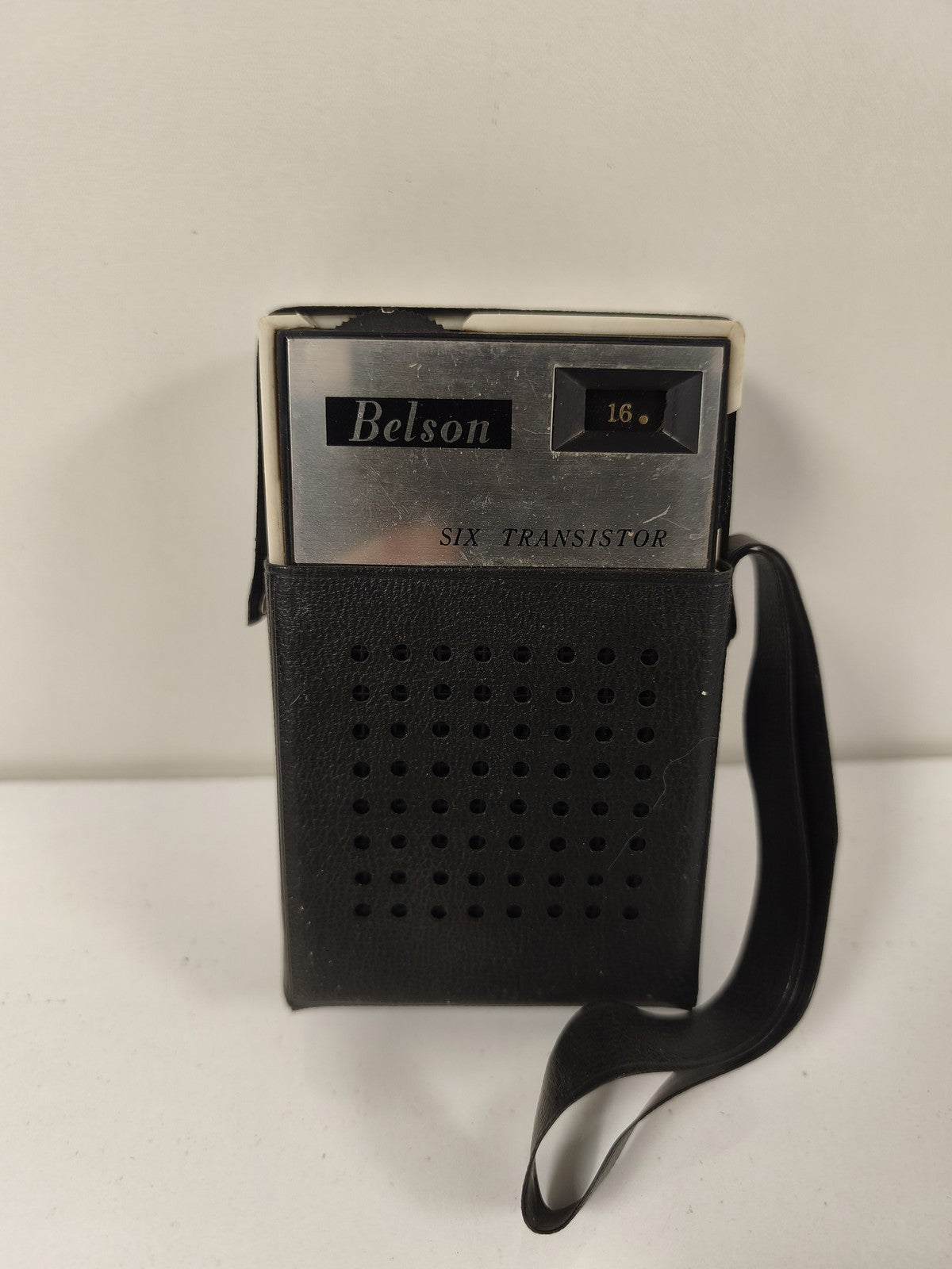 Radio de poche rétro Belson six transistors ancien, collection vintage portable