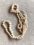 Collier perles fantaisie ivoire ancien, fermoir argenté rétro vintage