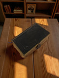 Missel ancien paroissien 1880, couverture noire, fermoir métal, vintage