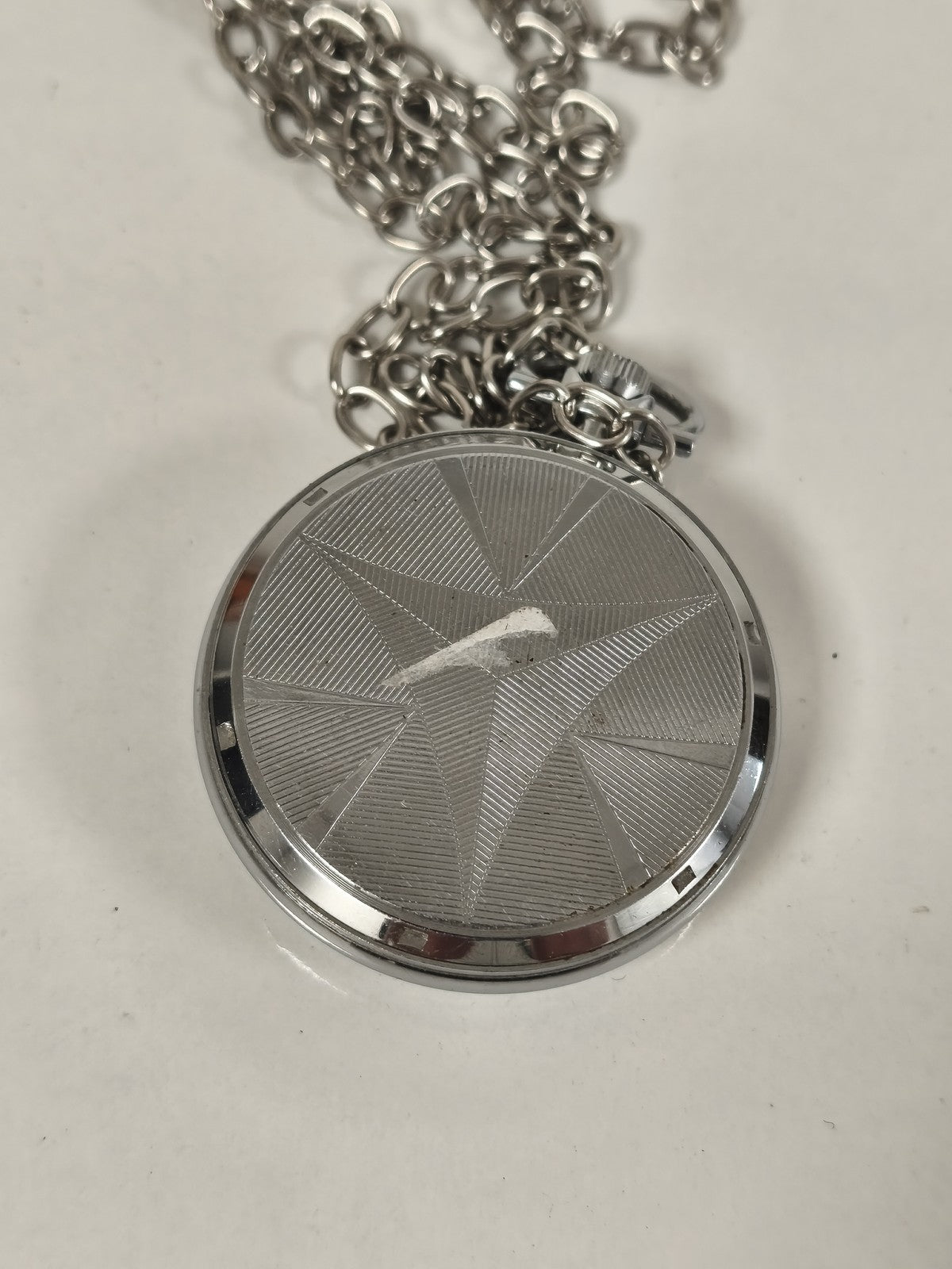 Montre à gousset Marlux antichoc avec chaîne, cadran blanc chiffres noirs
