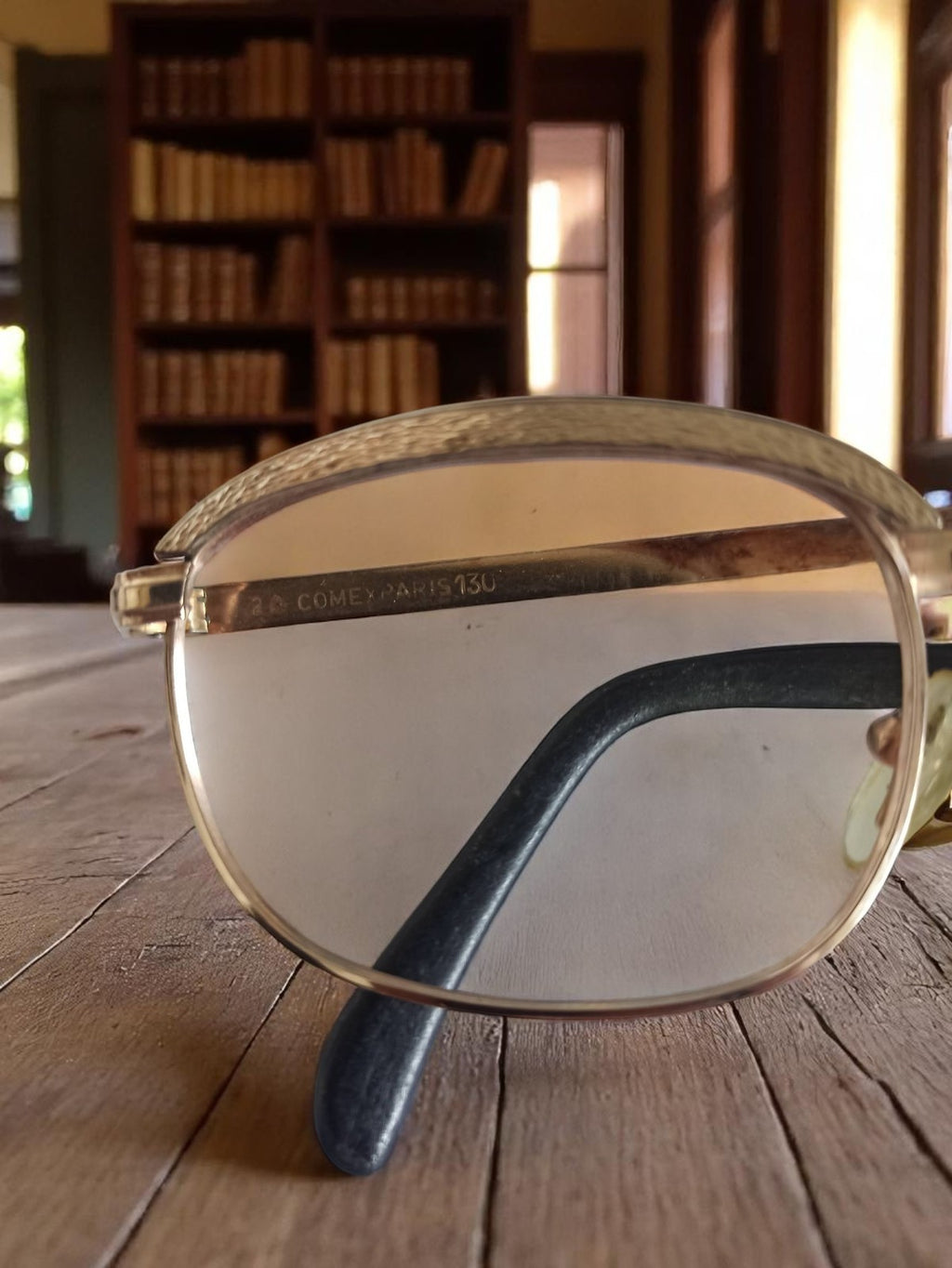 Monture lunettes vintage dorée, verres teintés, style rétro années 70-80