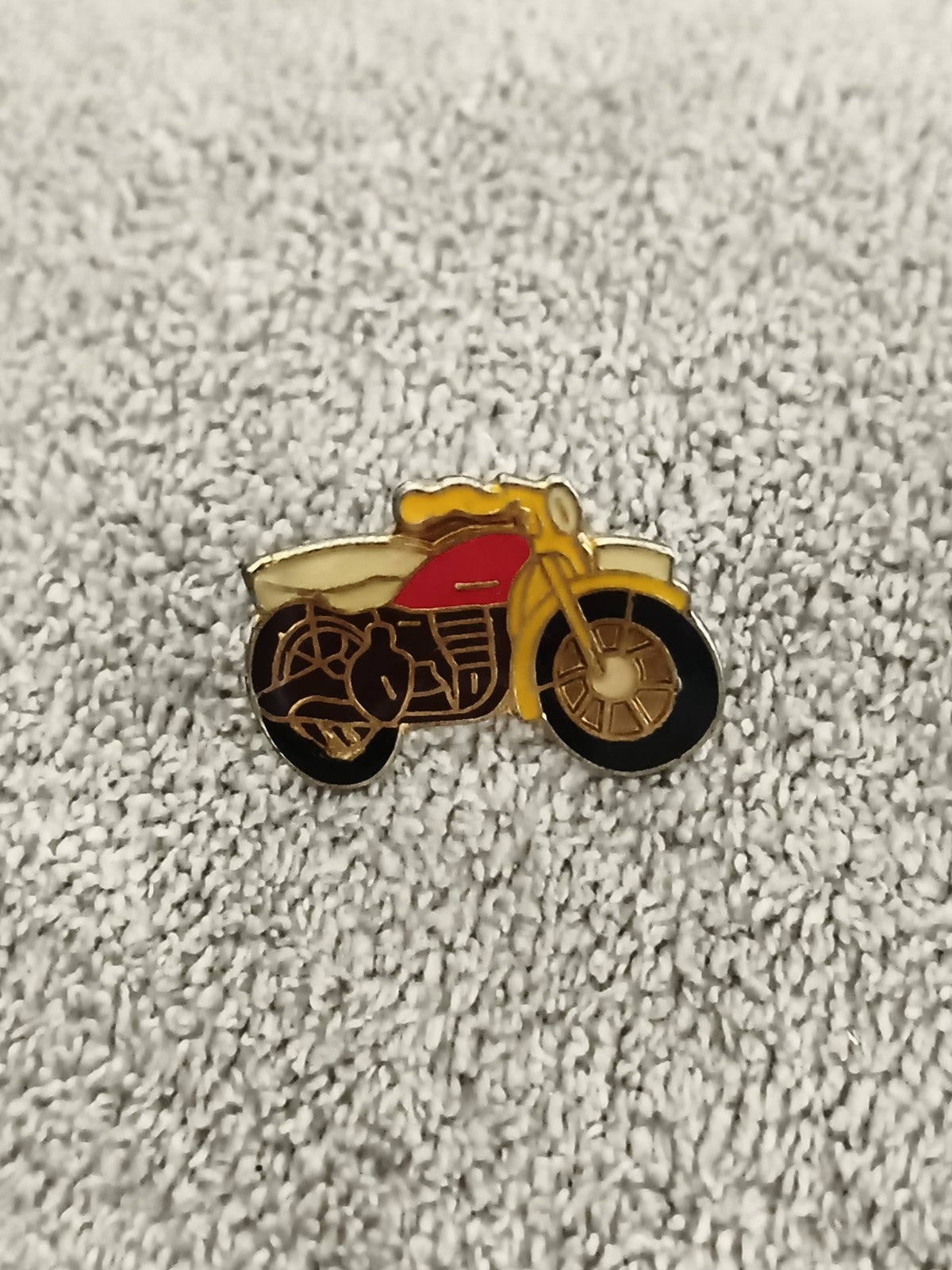 Pin's vintage moto ancienne émaillé – badge moto rétro (Ref 1)