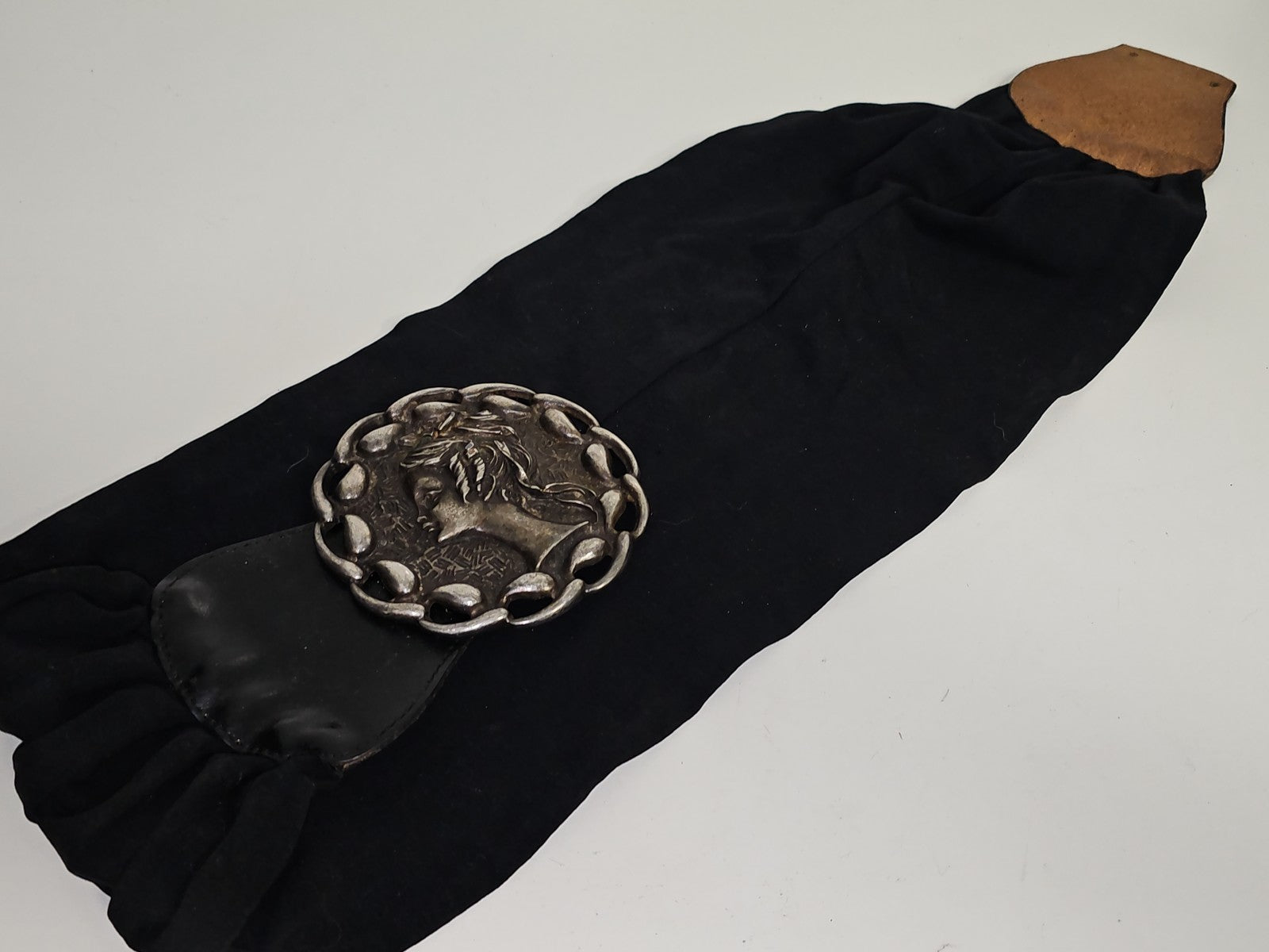 Ceinture vintage femme cuir et tissu boucle métal France années 1970 Ancienne ré