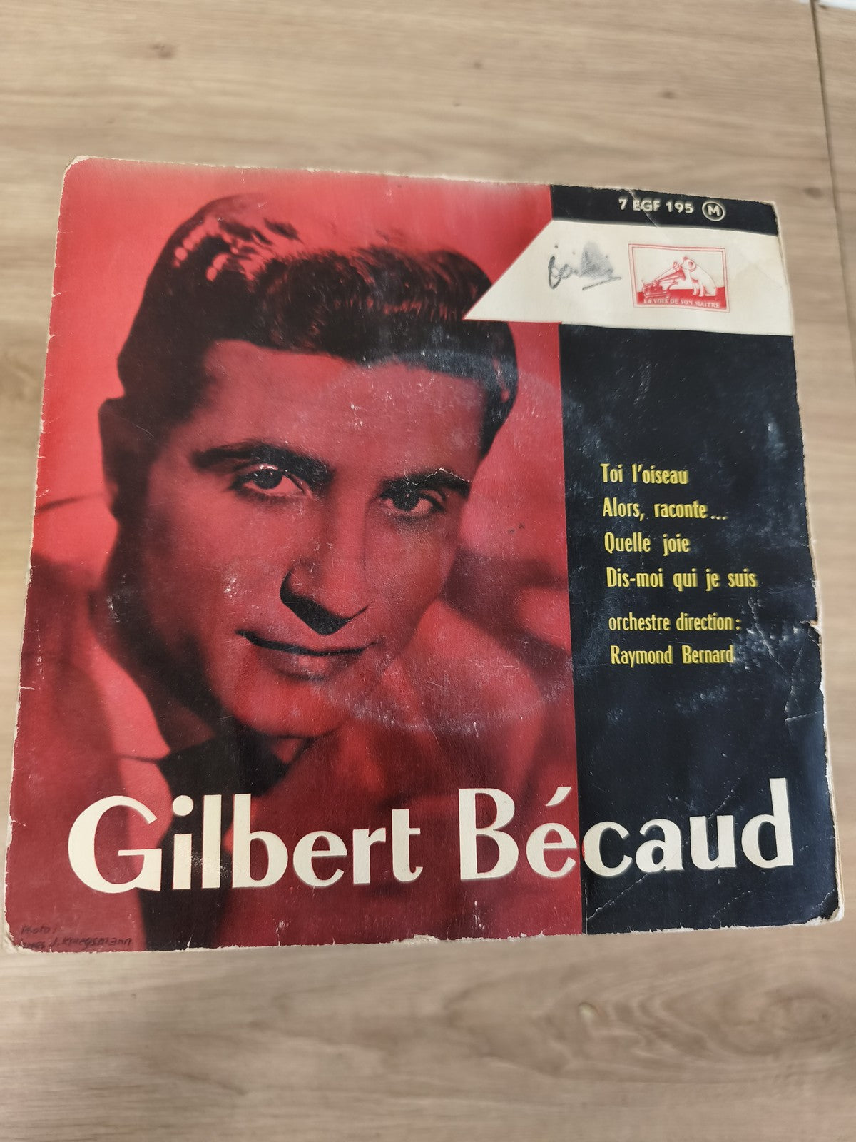 Vinyle 45 tours vintage Gilbert Bécaud pochette rouge, titres Toi l?oiseau, rétr