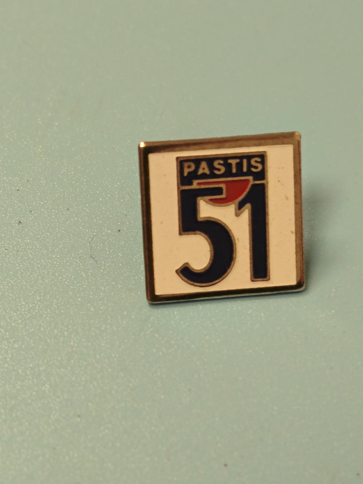 Vintage pin's Pastis 51 carré collection publicité bar ancien