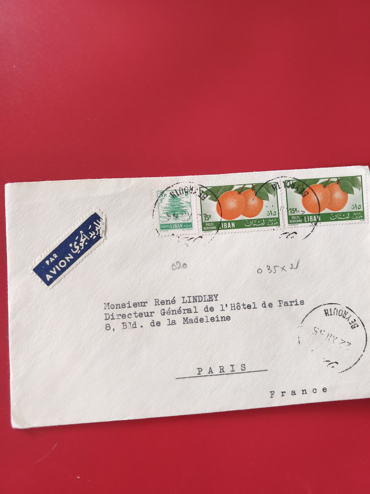 Enveloppe philatélie Liban affranchie, timbres oranges et cèdre, Paris avion